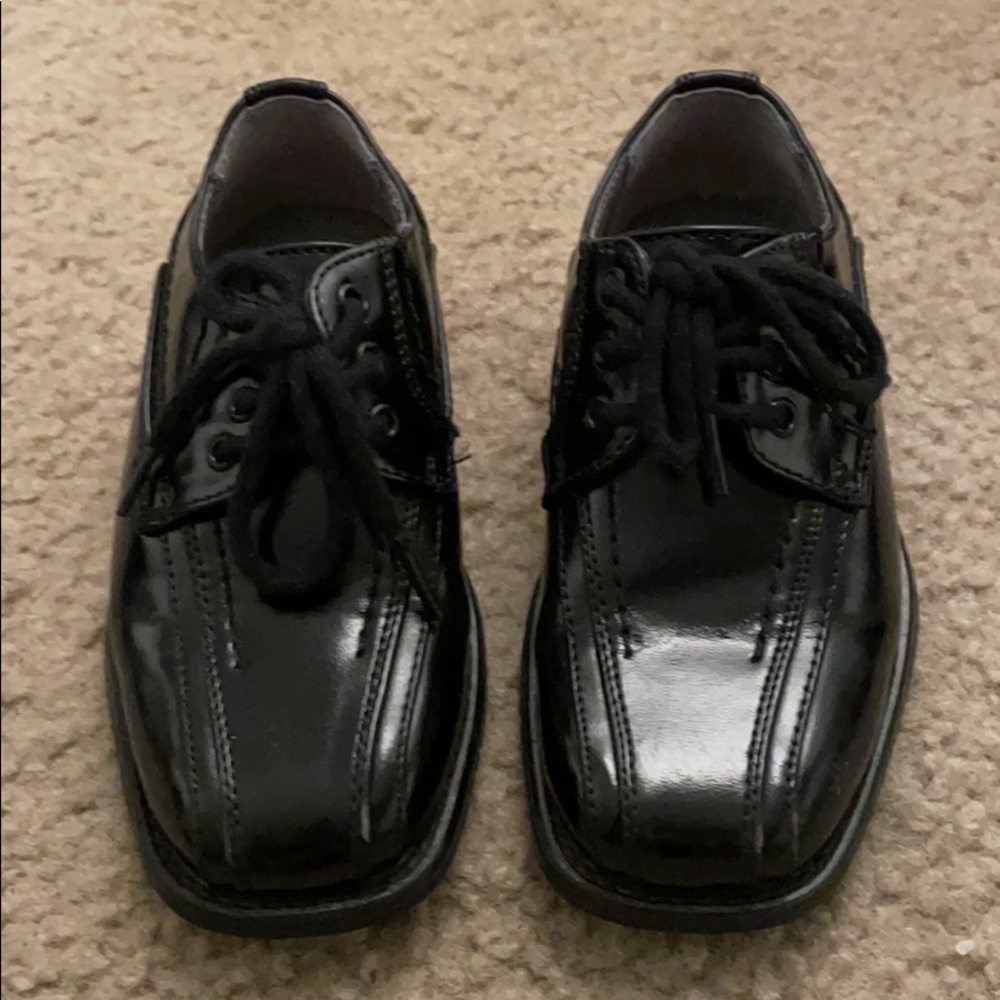 Boys/ toddlers dress shoes